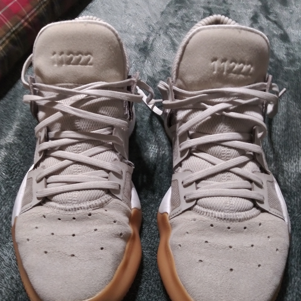 Adidas woman shoes